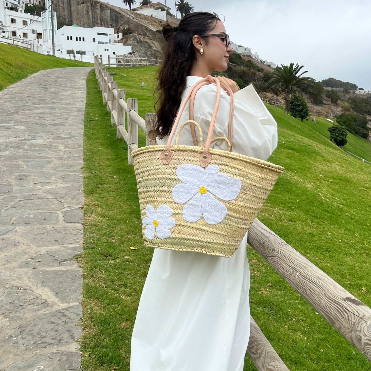Chic Flower Embroidered Bag