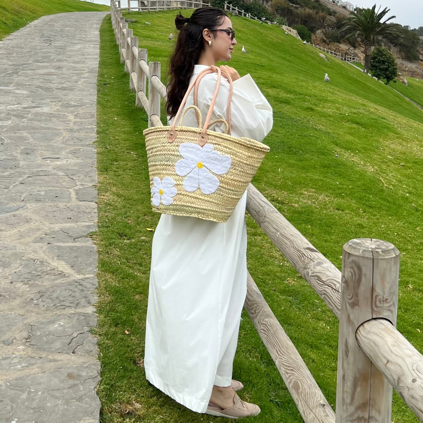 Chic Flower Embroidered Bag