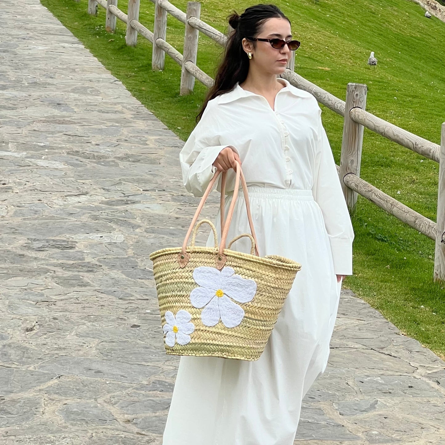 Chic Flower Embroidered Bag