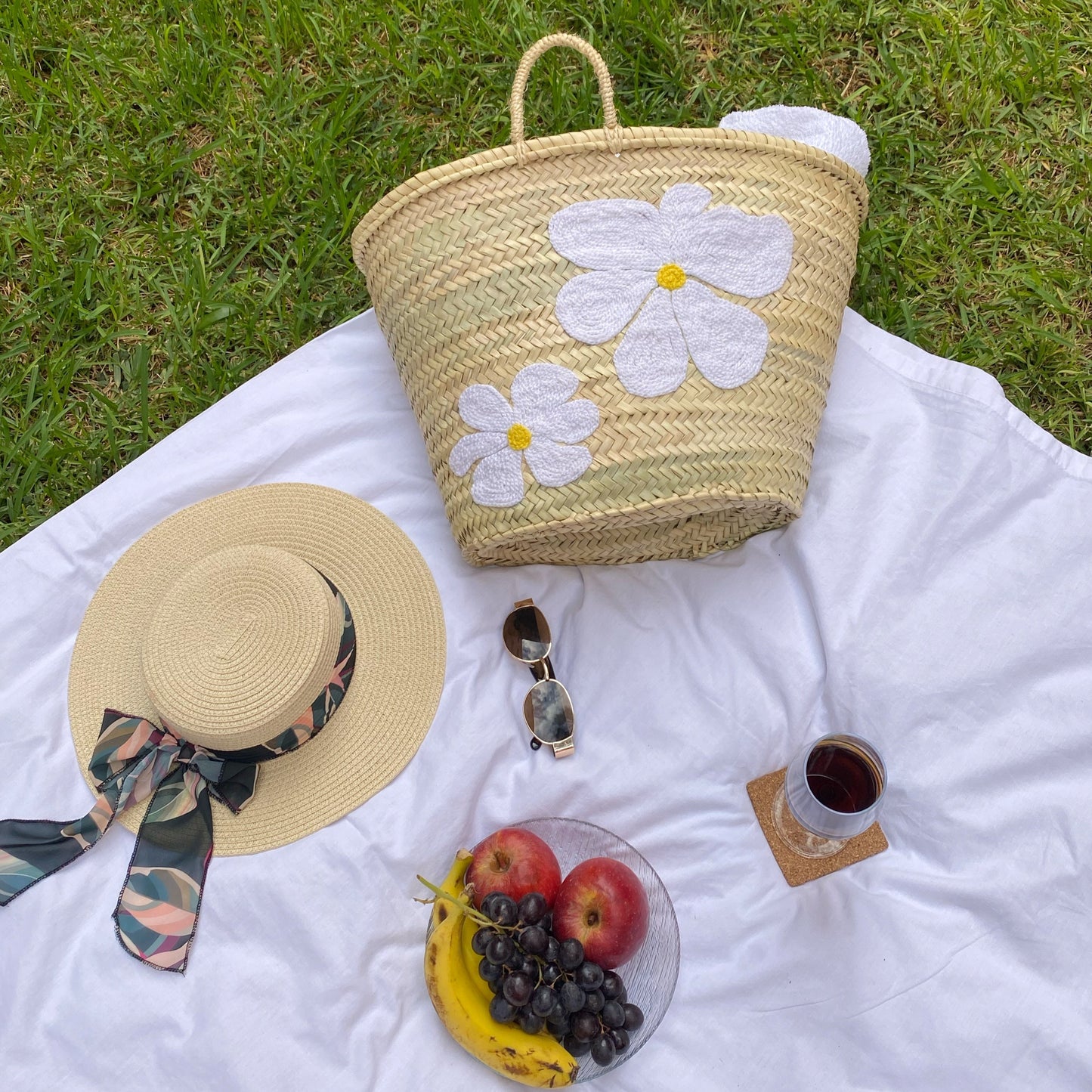 Daisy Straw Tote